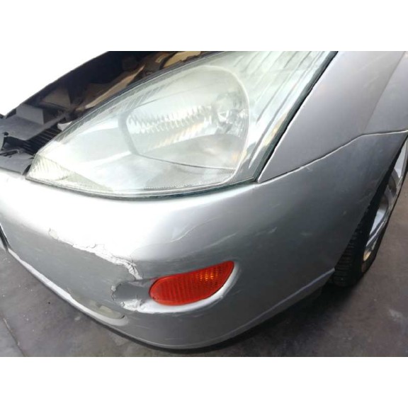 ford focus berlina (cak) del año 2001