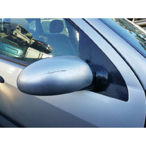 ford focus berlina (cak) del año 2001