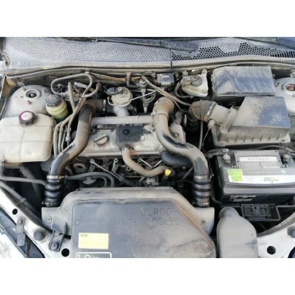 ford focus berlina (cak) del año 2001