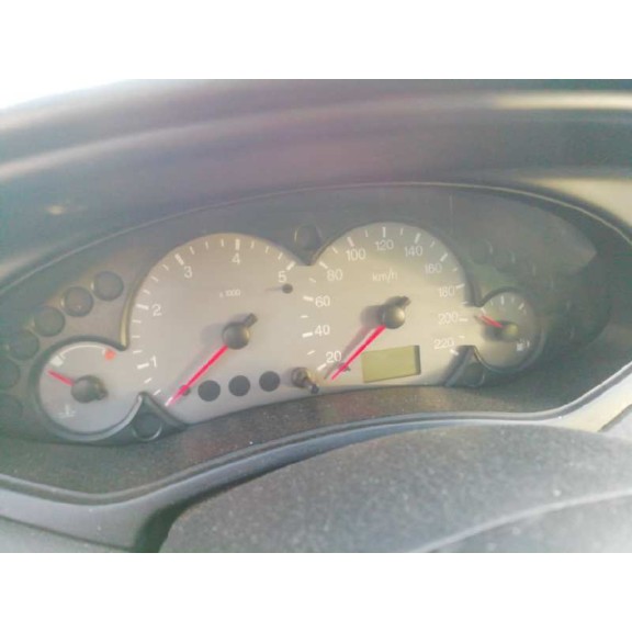 ford focus berlina (cak) del año 2001