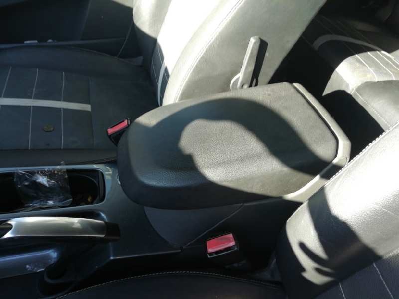 Recambio de apoyabrazos central para ford kuga (cbv) individual 4x4 referencia OEM IAM   