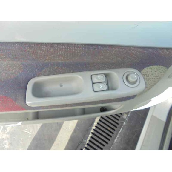 renault twingo (co6) del año 2001