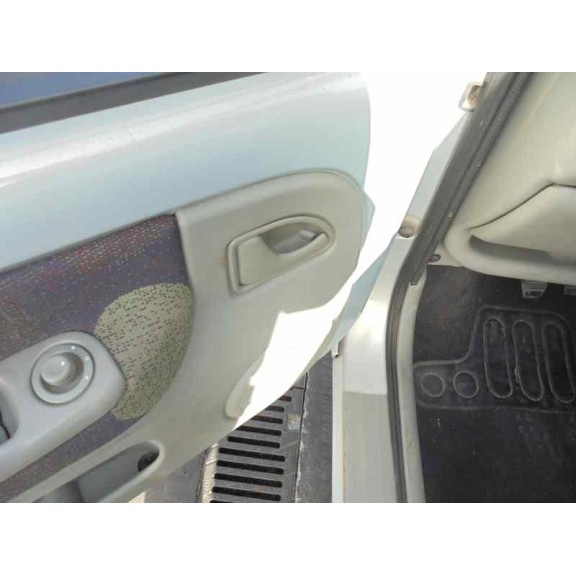 renault twingo (co6) del año 2001