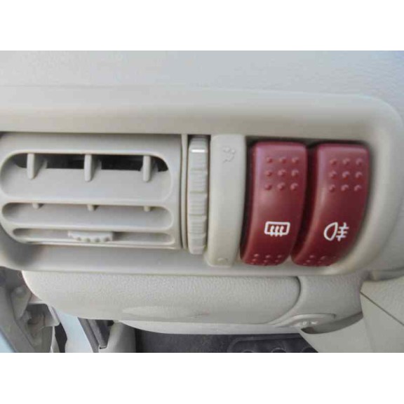 renault twingo (co6) del año 2001