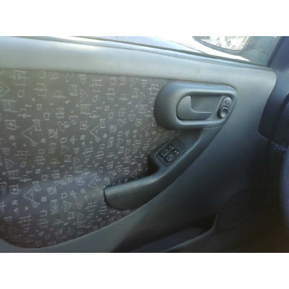 opel corsa c del año 2002