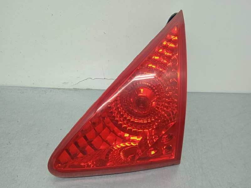 Recambio de piloto trasero derecho interior para peugeot 3008 confort referencia OEM IAM 9683460980  