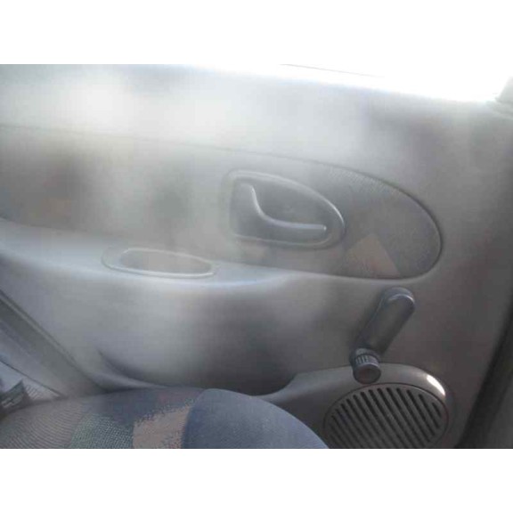 renault clio ii fase i (b/cbo) del año 2001