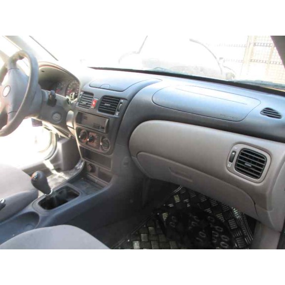 nissan almera (n16/e) del año 2001