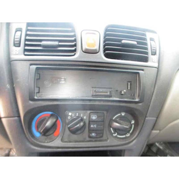nissan almera (n16/e) del año 2001