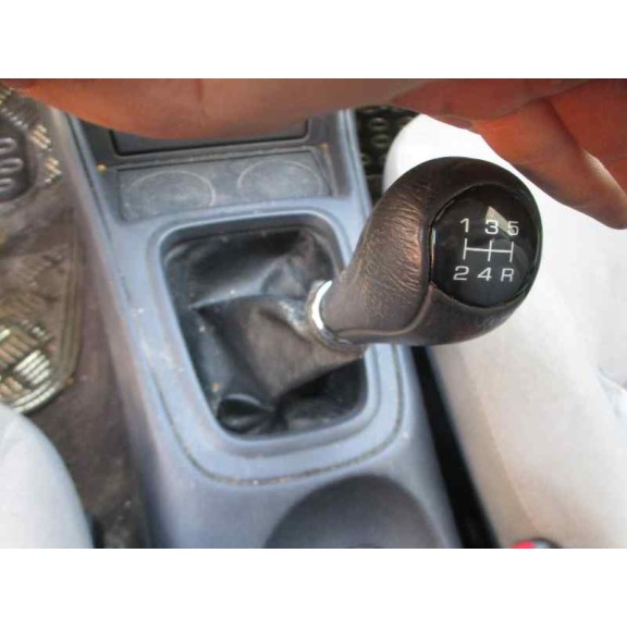 nissan almera (n16/e) del año 2001