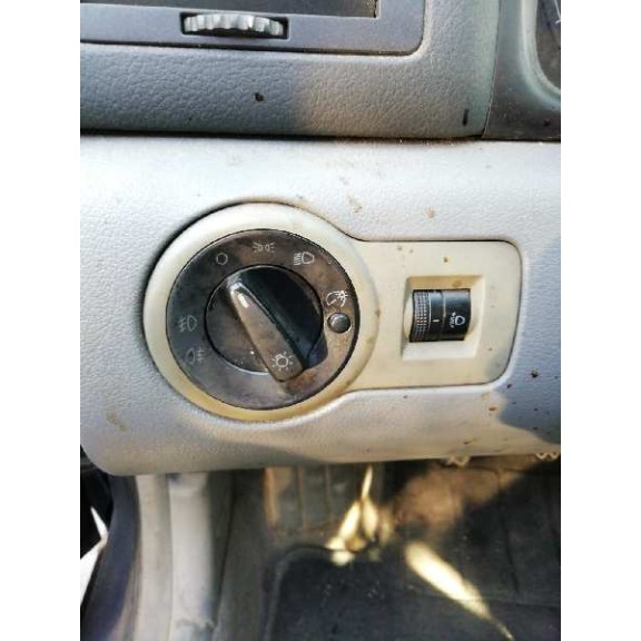 skoda octavia combi (1u5) del año 2000