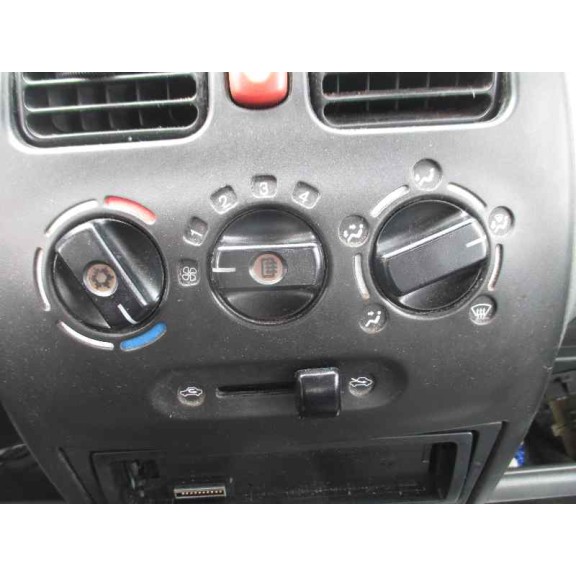 opel agila del año 2002