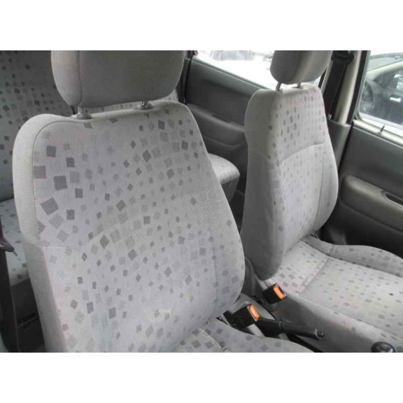 opel agila del año 2002