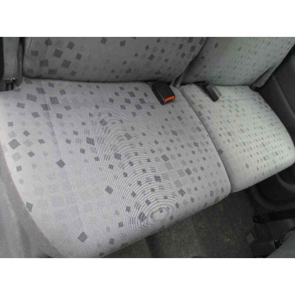 opel agila del año 2002