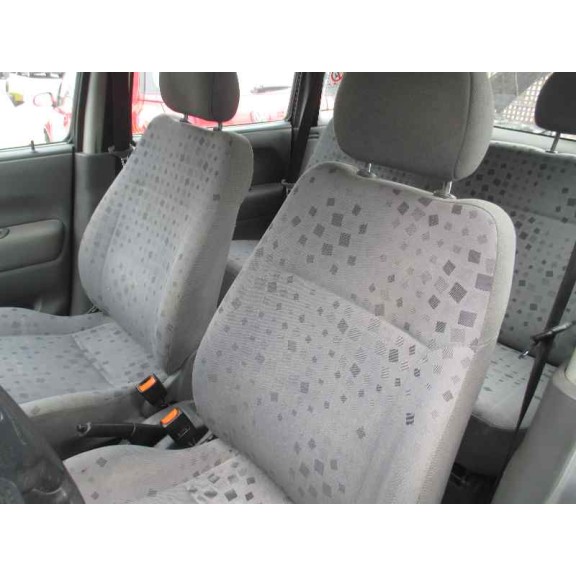 opel agila del año 2002