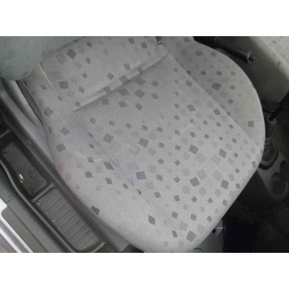 opel agila del año 2002