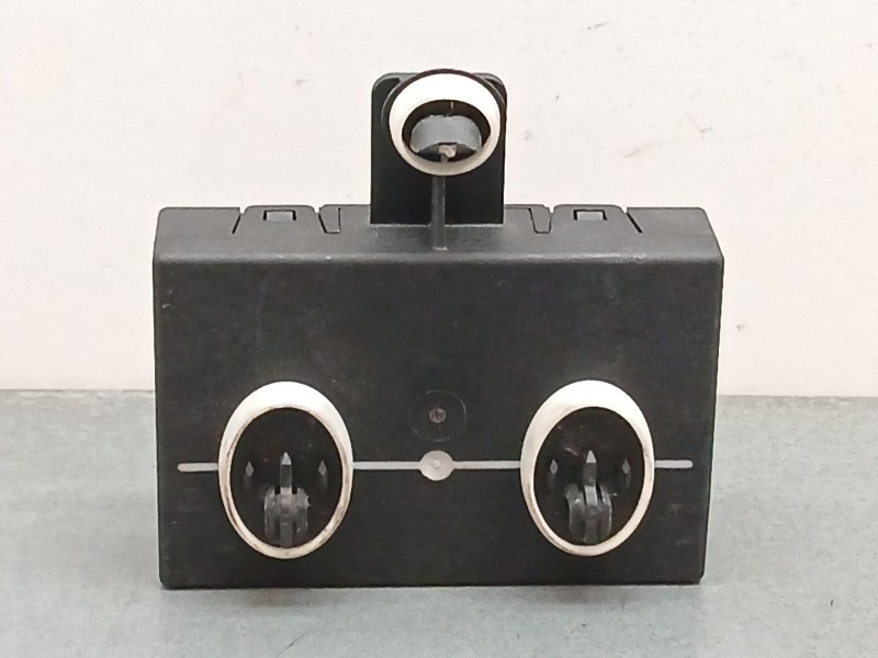 Recambio de modulo electronico para skoda superb (3v3) 2.0 tdi referencia OEM IAM 5q4959592e delantero derecho 