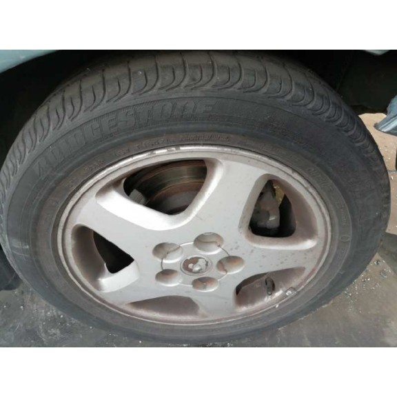 nissan almera tino (v10m) del año 2000