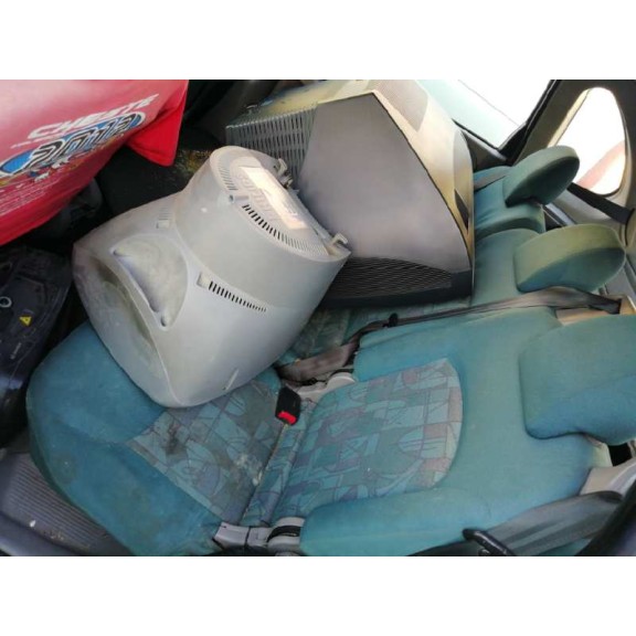 nissan almera tino (v10m) del año 2000