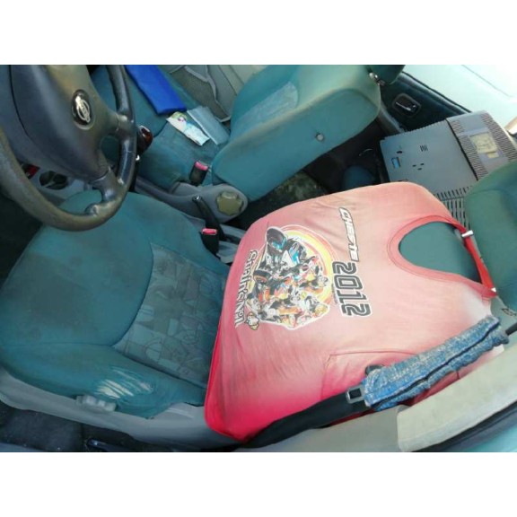 nissan almera tino (v10m) del año 2000