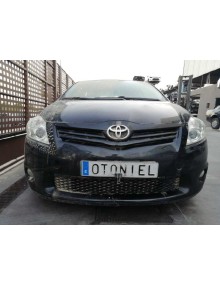 toyota auris del año 2011