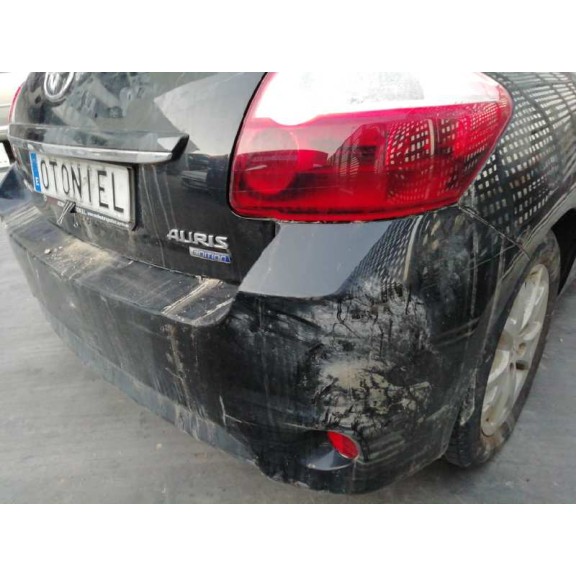 toyota auris del año 2011