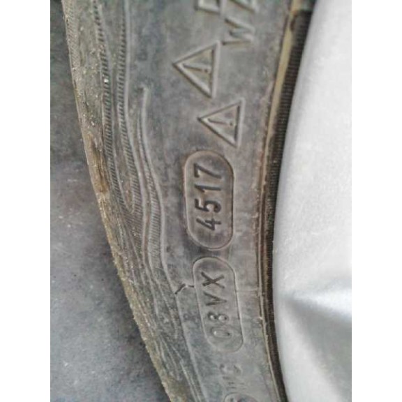 toyota auris del año 2011