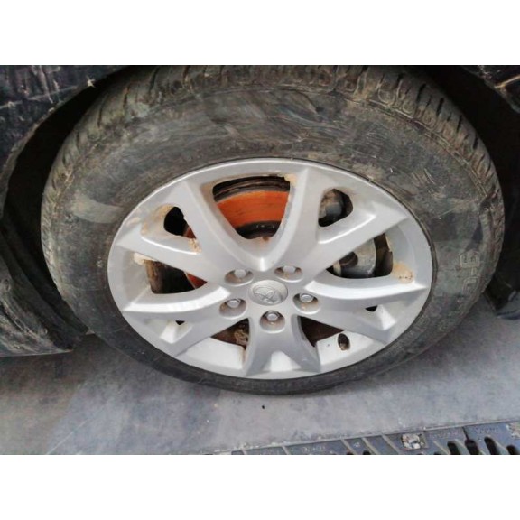 toyota auris del año 2011