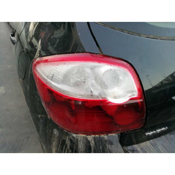 toyota auris del año 2011