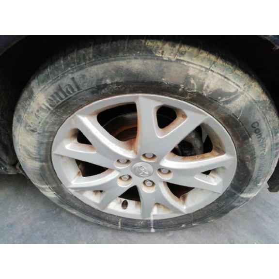 toyota auris del año 2011