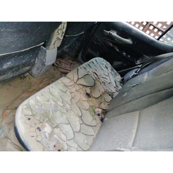 toyota auris del año 2011