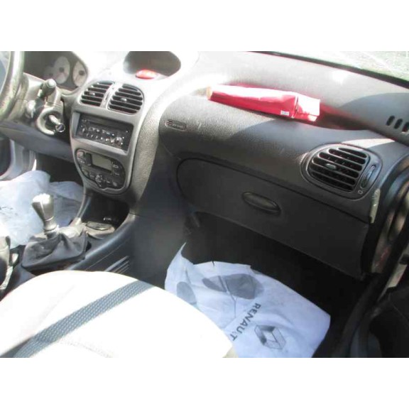 peugeot 206 berlina del año 2005