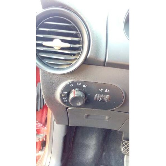 seat ibiza (6l1) del año 2004