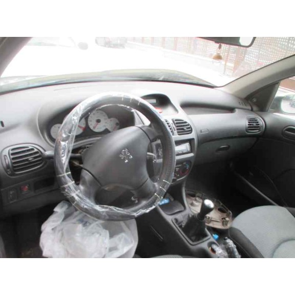 peugeot 206 berlina del año 2004