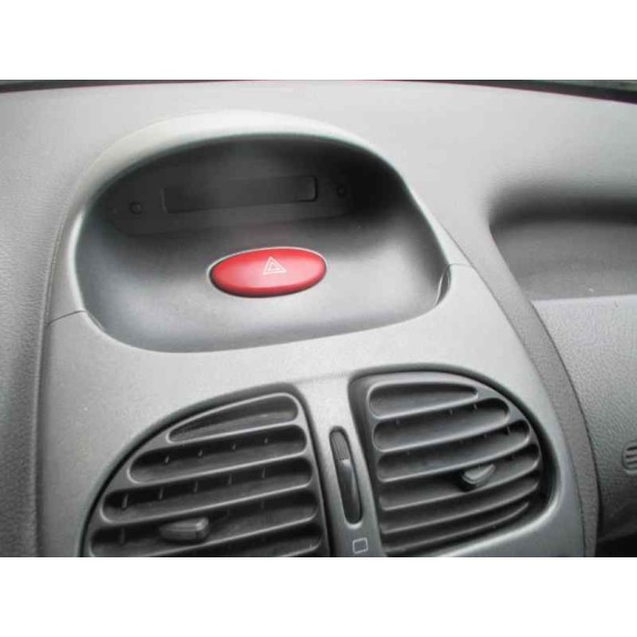 peugeot 206 berlina del año 2004