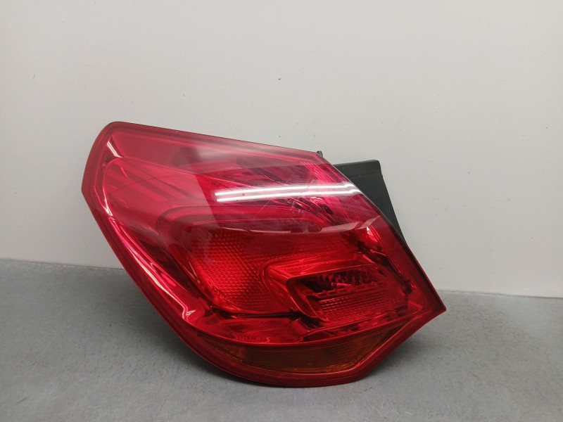 Recambio de piloto trasero izquierdo para opel astra j (p10) 1.4 turbo (68) referencia OEM IAM 13262011  