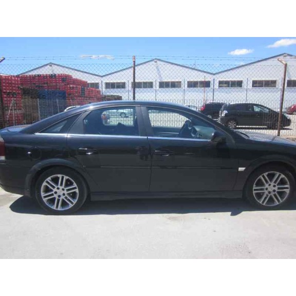 opel vectra c berlina del año 2004