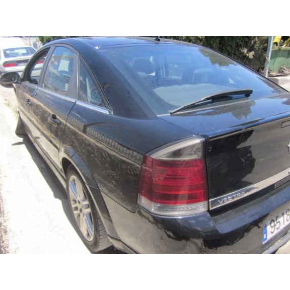 opel vectra c berlina del año 2004