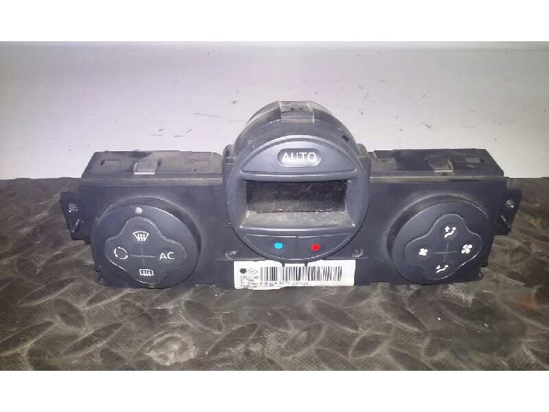 Recambio de mando calefaccion / aire acondicionado para renault megane ii berlina 5p confort expression referencia OEM IAM 82003