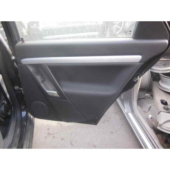 opel vectra c berlina del año 2004