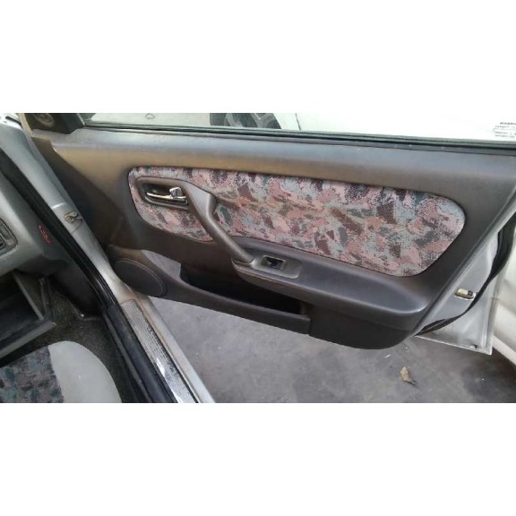 nissan primera berlina (p11) del año 1999