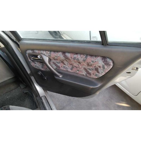 nissan primera berlina (p11) del año 1999