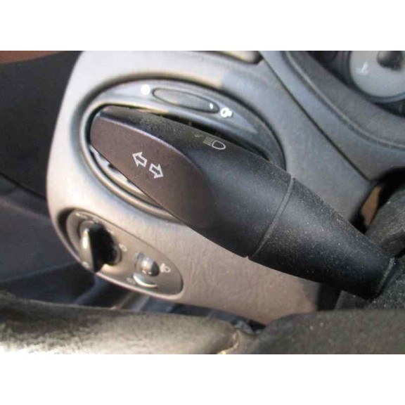 ford focus berlina (cak) del año 1999