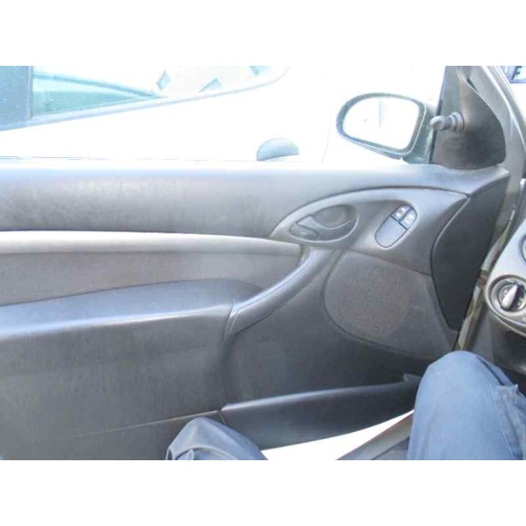 ford focus berlina (cak) del año 1999