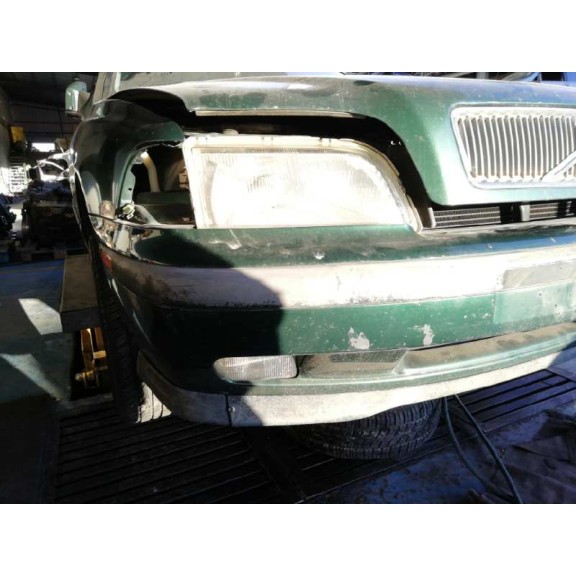 volvo s40 berlina del año 1999