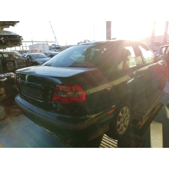 volvo s40 berlina del año 1999