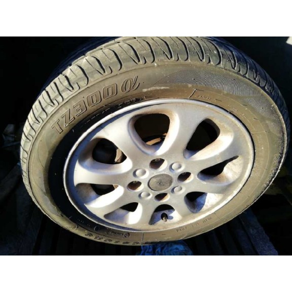 volvo s40 berlina del año 1999