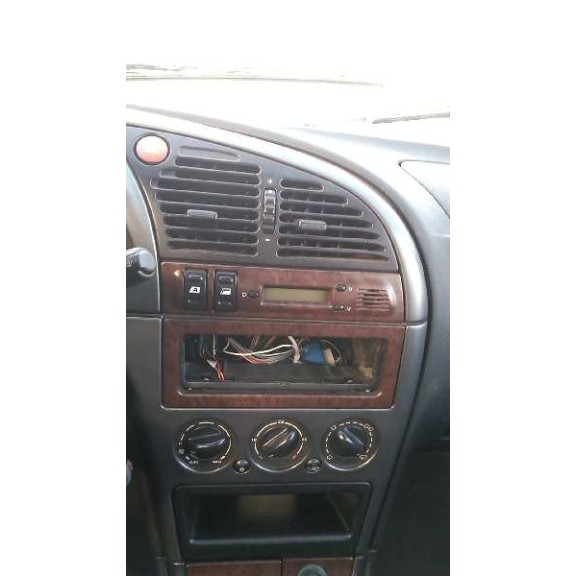 citroën xsara berlina del año 2000