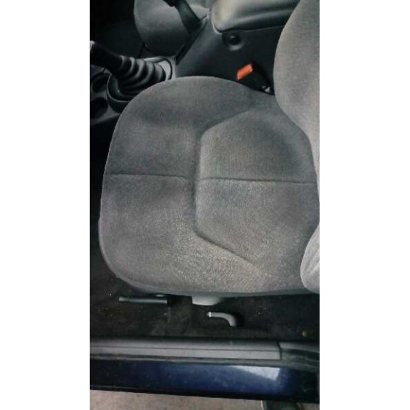 chrysler stratus berlina (ja) del año 2000