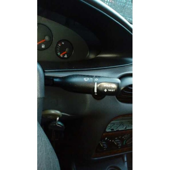 chrysler stratus berlina (ja) del año 2000